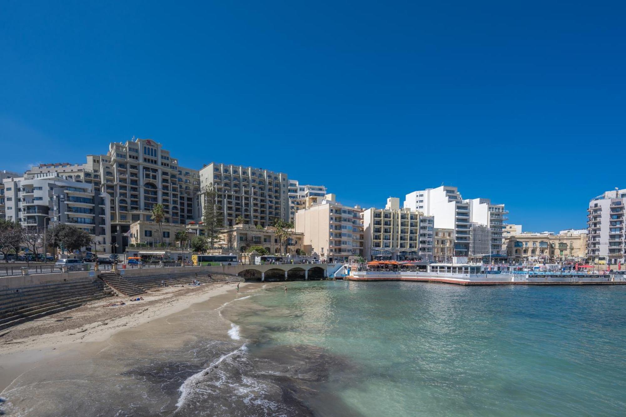 Spacious 3 Bedroom Apartment In The Heart Of St Julians Сент Джулианс Экстерьер фото