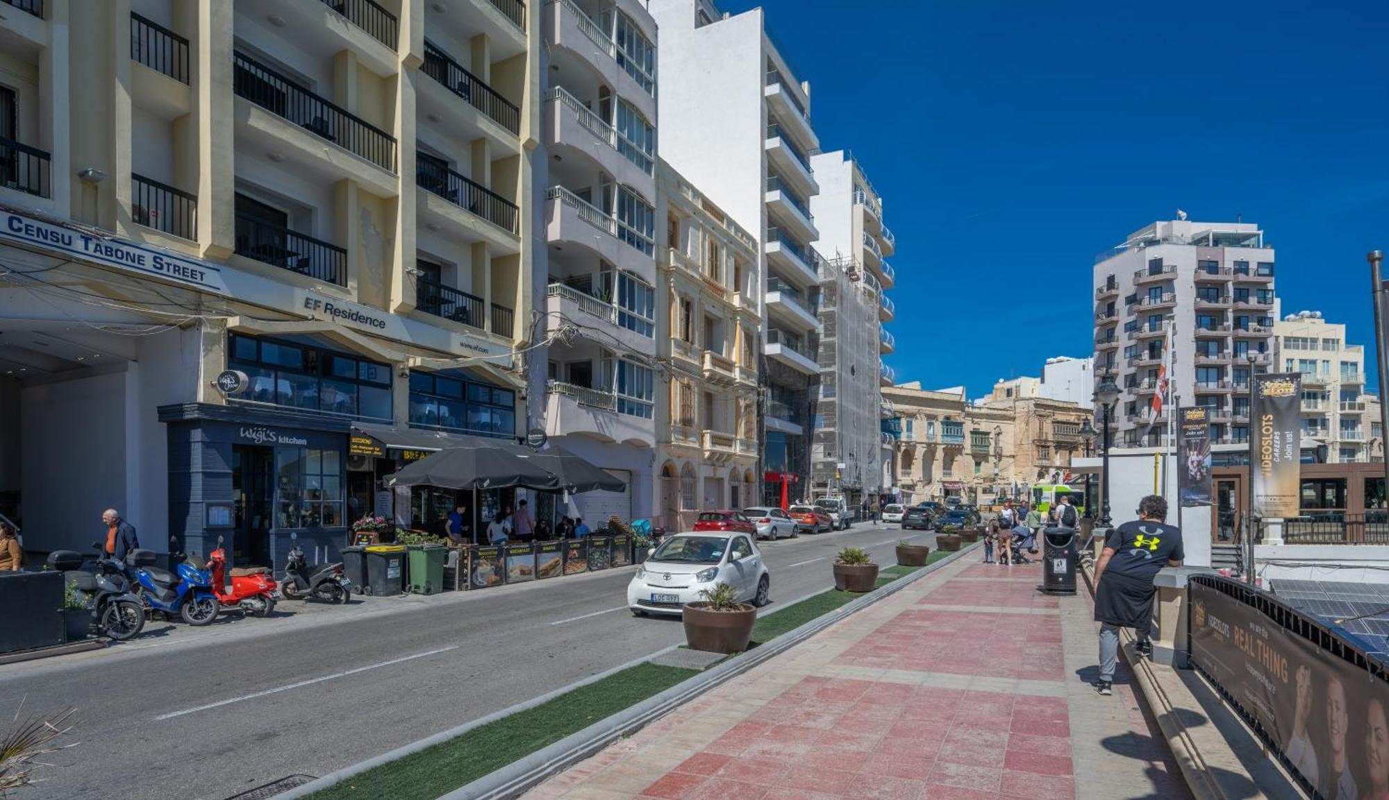 Spacious 3 Bedroom Apartment In The Heart Of St Julians Сент Джулианс Экстерьер фото